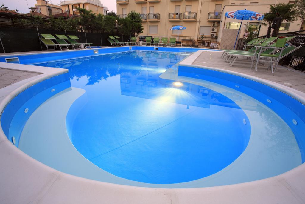 Hotel Vannini Rimini Exterior foto