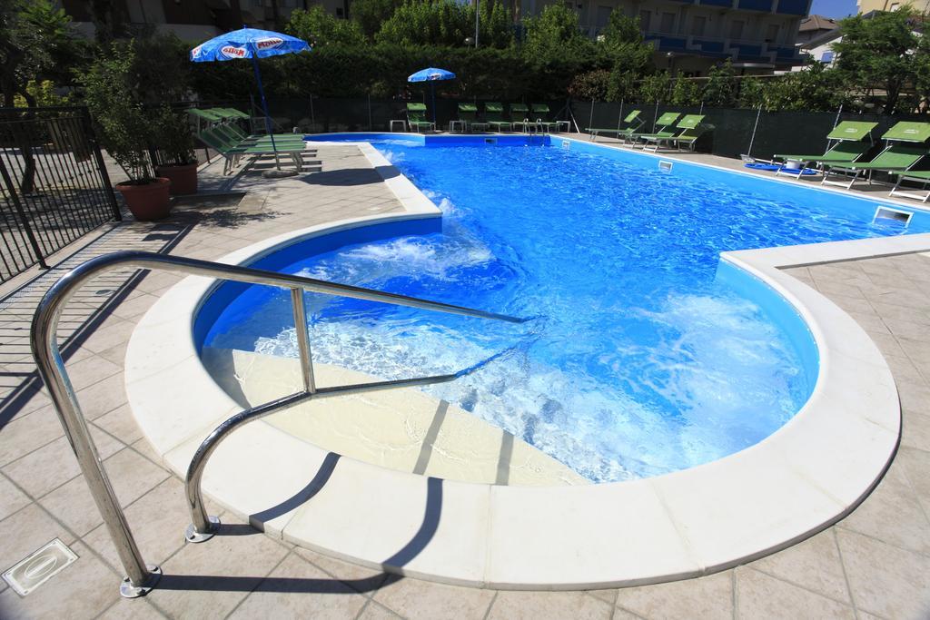 Hotel Vannini Rimini Exterior foto