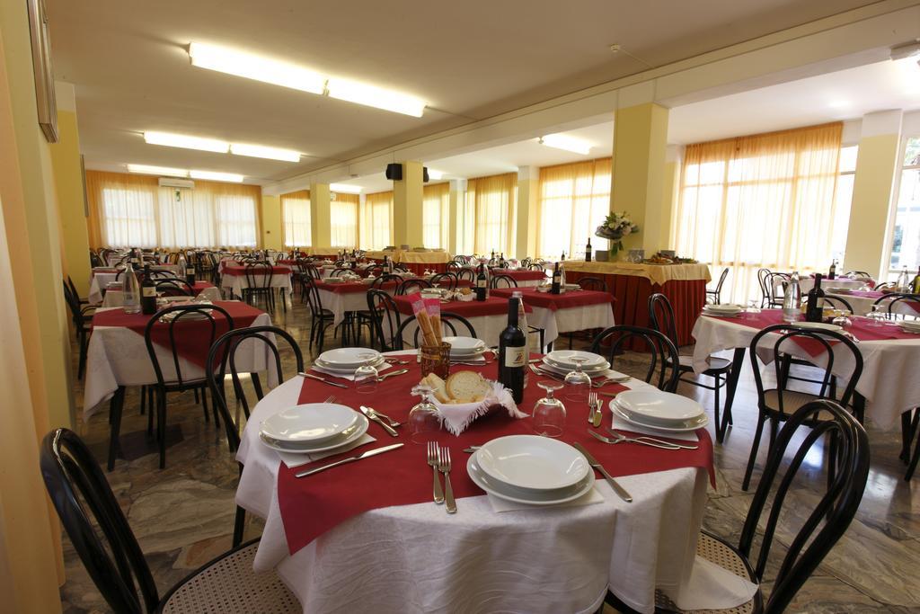 Hotel Vannini Rimini Exterior foto